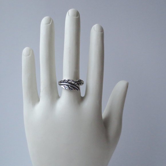 Silver Tone Leaf Ring - Picture 2 of 3